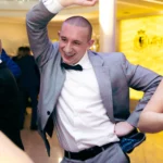 STUDNIÓWKI chlopak taniec szary garnitur