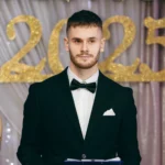 STUDNIÓWKI prowadzacy garnitur mucha mikrofon